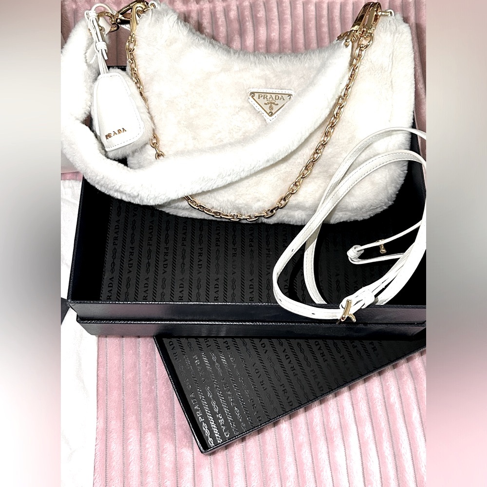 PRADA BAG. - Picture 3 of 7